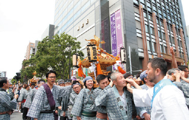 <br />
<b>Warning</b>:  Undefined variable $nihonbashi_yon in <b>/var/www/vhosts/kandamatsuri.com/httpdocs/include/pages/mikoshimiyairi.php</b> on line <b>378</b><br />
<br />
<b>Warning</b>:  Trying to access array offset on null in <b>/var/www/vhosts/kandamatsuri.com/httpdocs/include/pages/mikoshimiyairi.php</b> on line <b>378</b><br />
